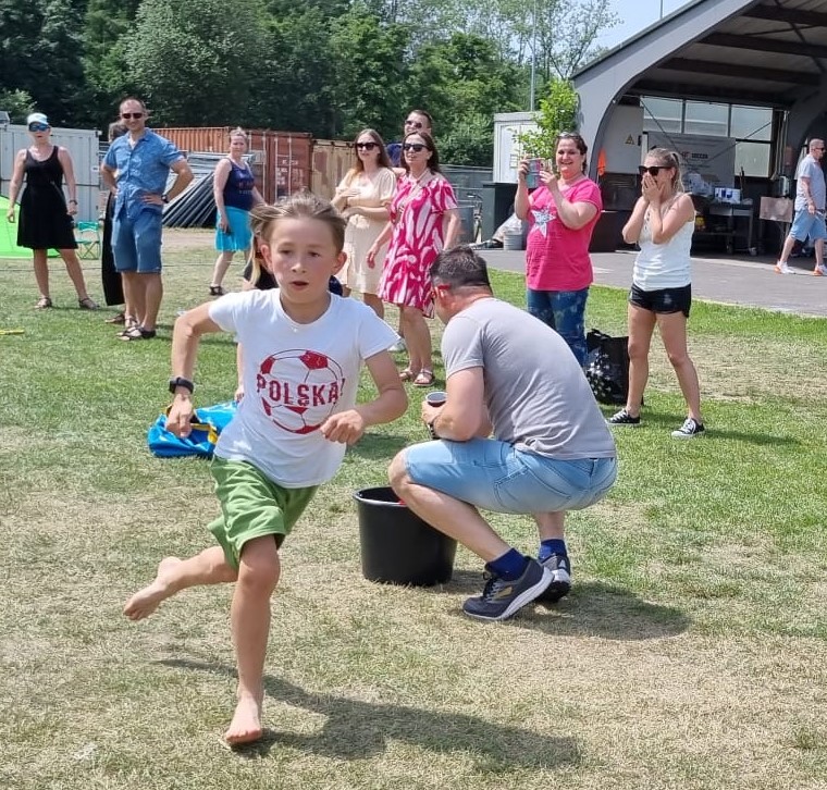 Wielki Piknik Rodzinny ze Szkołą Polską w Brunssum – „Jest na świecie taka miłość, która jest bezinteresowna i najprawdziwsza ze wszystkich – to miłość do dziecka…”