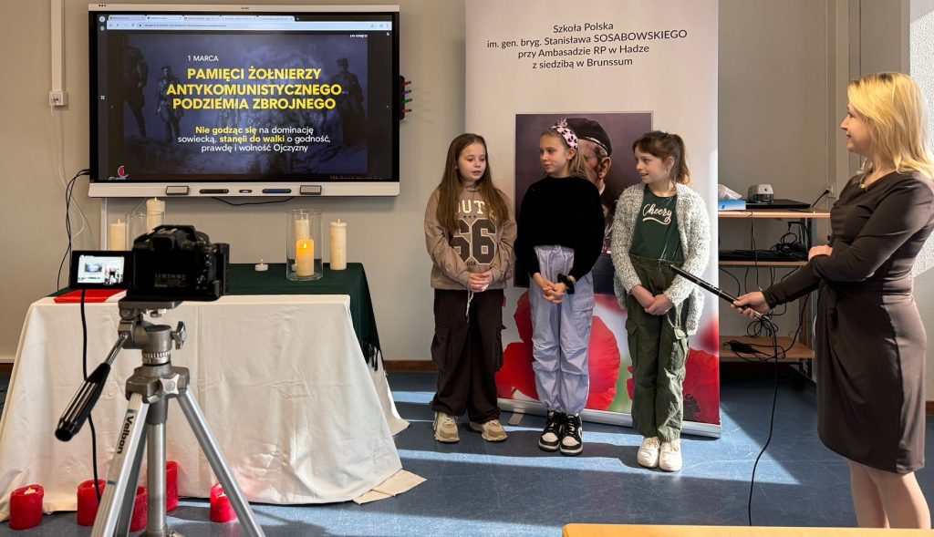 Rotmistrzu Pilecki do apelu stawaj! Życie Ci zabrali, zostawili sławę!