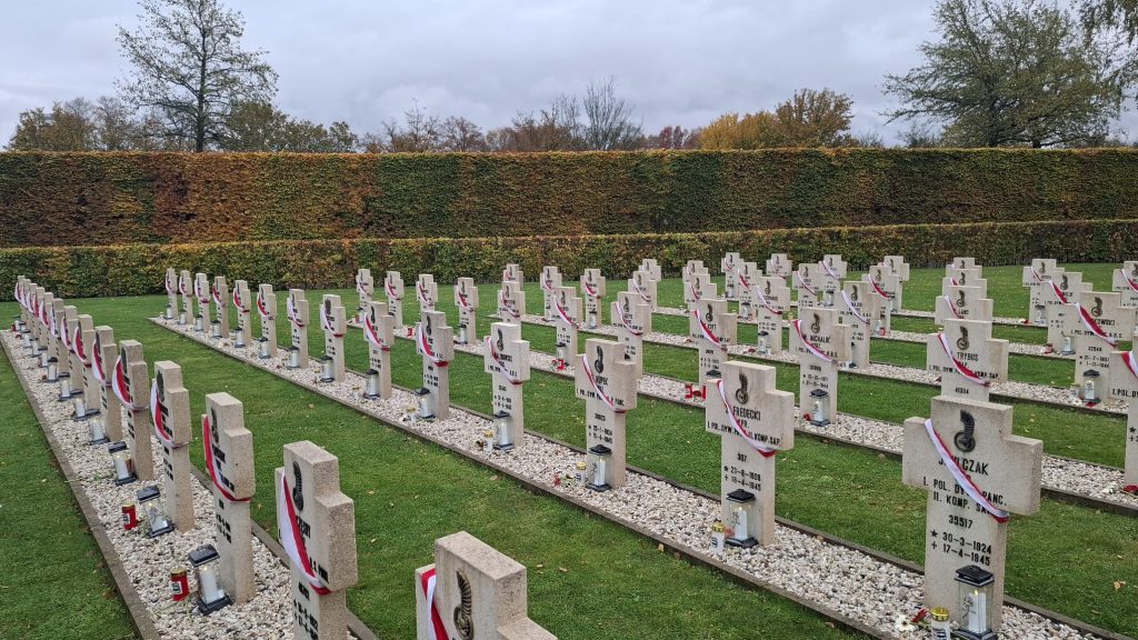 Zapal znicz na polskiej mogile