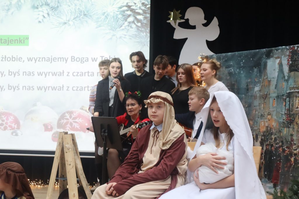 Już słychać kolędy, już pachnie świętami… Syn Boży się rodzi, by zamieszkać z nami…